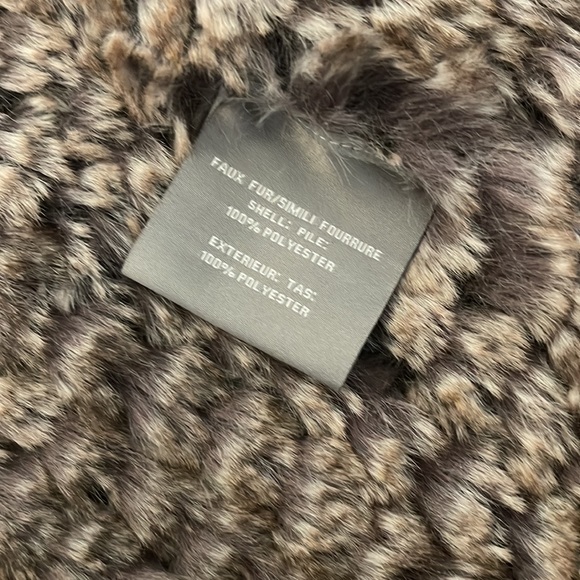 Faux Fur Vest - Picture 4 of 6